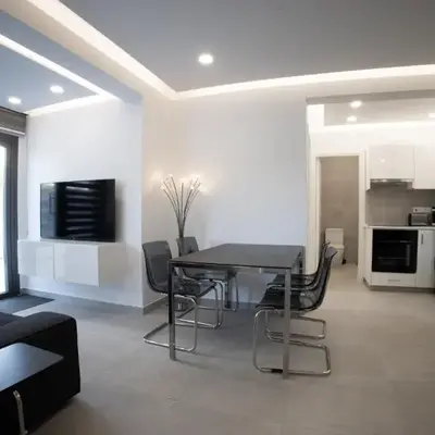 Phaedrus Living: Luxury Mackenzie Flat