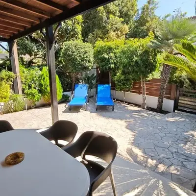 Manors Seaside 2BR House 100m from the Beach & Free Parking