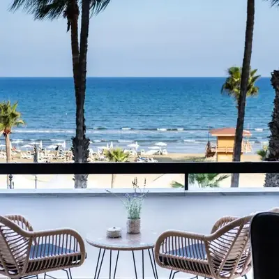 Quattro Beachfront Sea View Ap 206