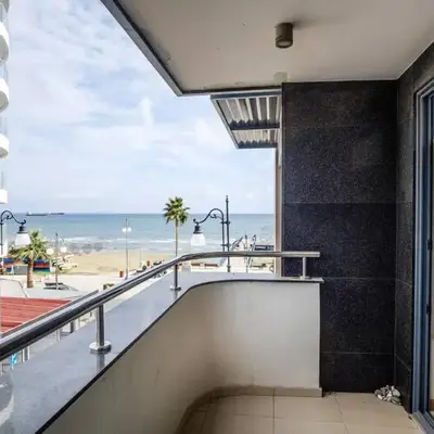 Dios Ponte Finikoudes Beachfront