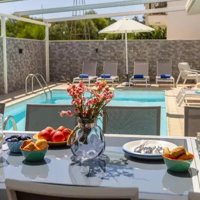 Accomoteleia Crystal Lagoon Villa