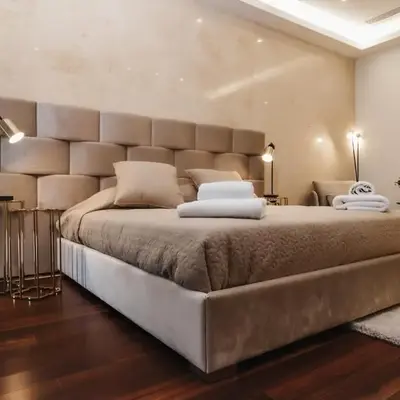 16 EXECUTIVE SUITES