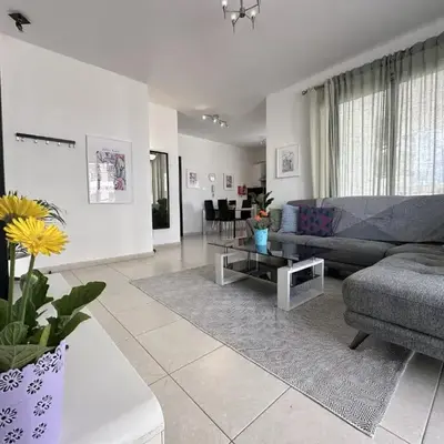 Elegant & Central Two Bedroom Flat