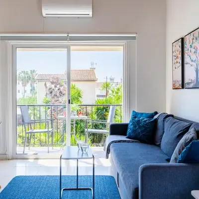 Lazuli Stylish 1-BR Apt W Pool & Balcony in Larnaca