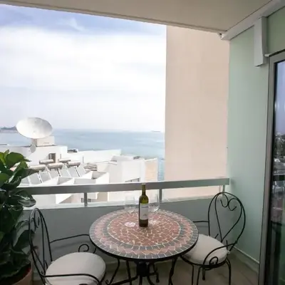 Palmove Luxurious Beachfront Apt