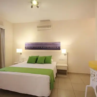 Sea CleoNapa Hotel
