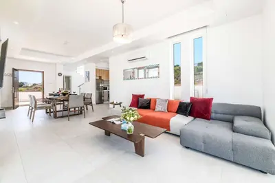 Gallery image of Mylos Lifestyle Seaview 21 in Protaras