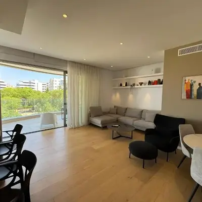 WealthyStays Parkside Residence