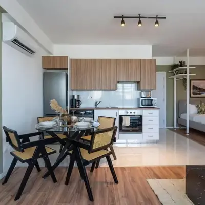 Luna - Homely Studio W Balcony in Larnaca