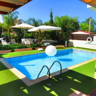 Sunshine Villa Private Pool Luxury Garden 2' walk to Kalamies beach Pernera