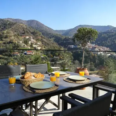 Luxury 5-Bedroom Chalet Kalopanayiotis
