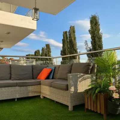 Gorgeous 1 Bedroom apartment close to Town Centre