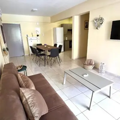 Stylish 2BR Apartment with Balcony