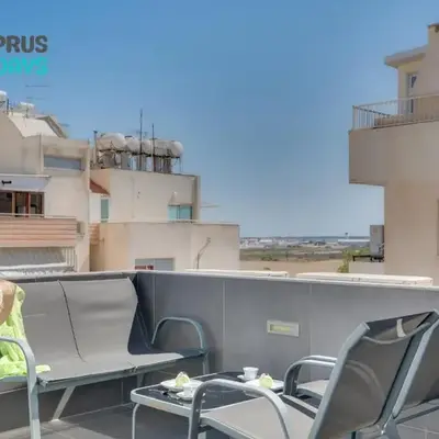 Makenzy Star 2bd duplex 300m from beach