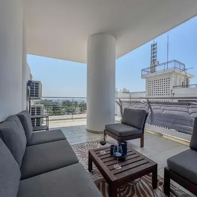 Seaview Apt 3 min Walk to Beach