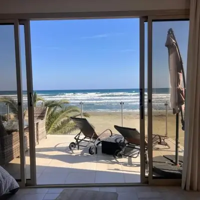Sandy Kisses
