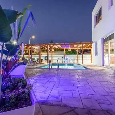Black Swan Villa