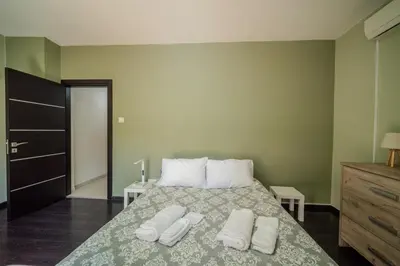 Gallery image of LIORA 2 Bedroom Apartment in Central Limassol with Balcony 5Gbps Fiber WiFi Private Parking and Air Conditioning Just 250m from the Beach in Limassol