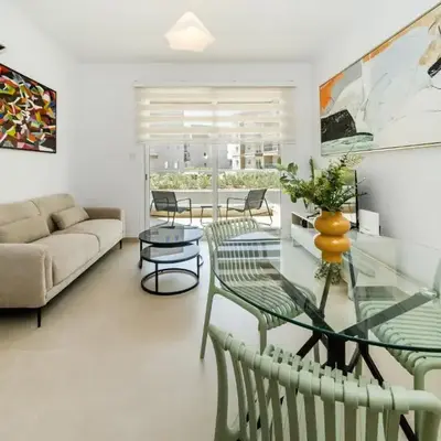 1 bedroom flat next to university