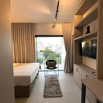 Nesseus Lux Suites - Near Unic & EUC