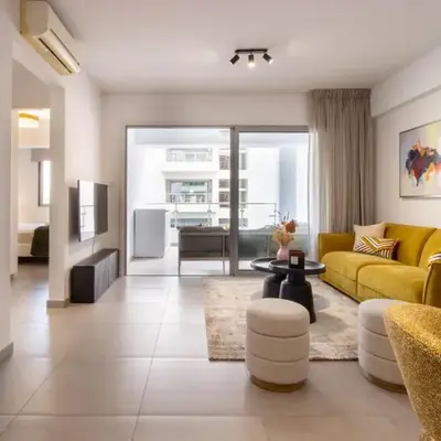 Modern City Retreat - Balcony and Chic Design