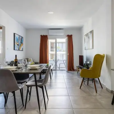 Hilltop 2-Bedroom Apartment