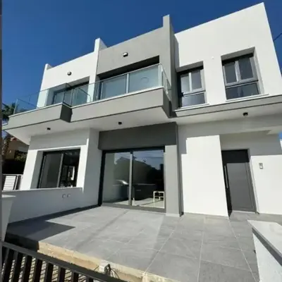 Villa - Sleeps 6 - Near Local Attractions