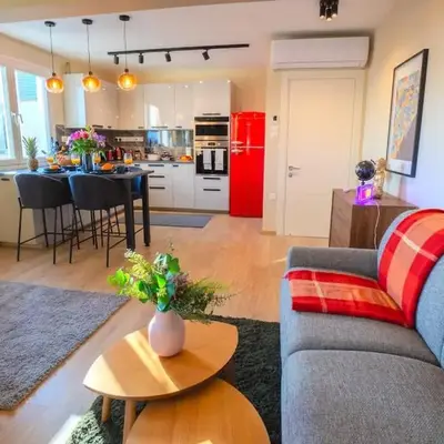 New Central 2 bedroom Apartment