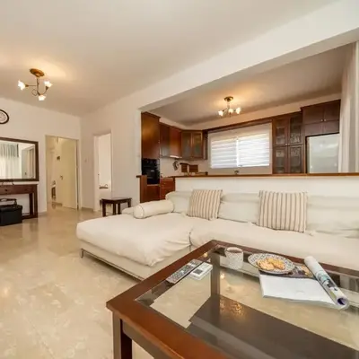 3 bedroom flat central