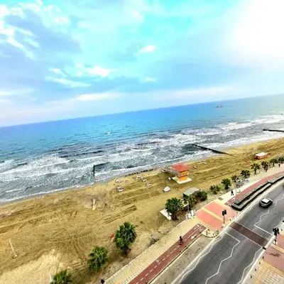 Breathtaking Beachfront Apartment in Makenzy