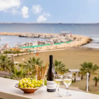 Mackenzie Beachfront Suite