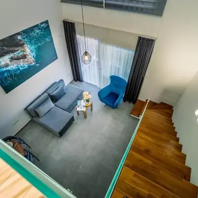 Stylish Loft - 50m from Beach
