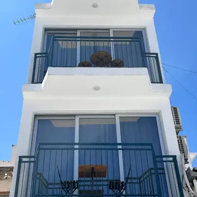 Unique 2 storey apt city centre