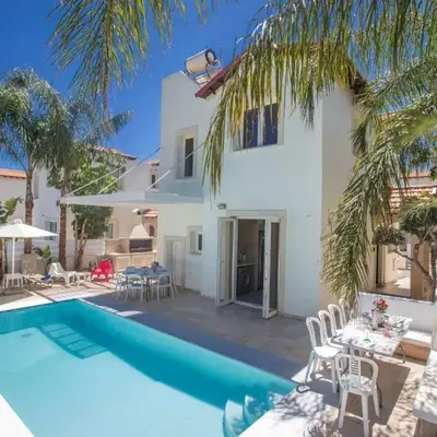 Holiday Home 3-Schlafzimmer-Luxusvilla mit Pool und teilweise Meerblick by Interhome