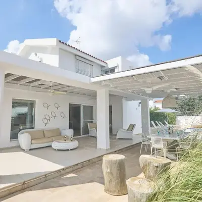 Holiday Home Protaras Serifos Villa SV7 100m vom Strand entfernt by Interhome