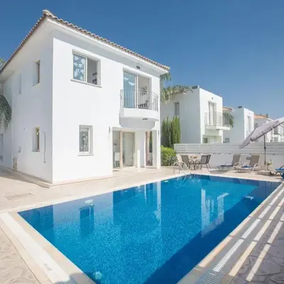 Holiday Home Ferienvilla PV17 mit Sonnenterrasse und Pool by Interhome