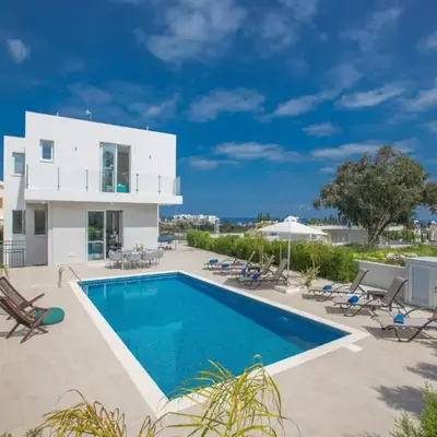 Holiday Home Schöne- topmoderne Ferienvilla auf Zypern by Interhome
