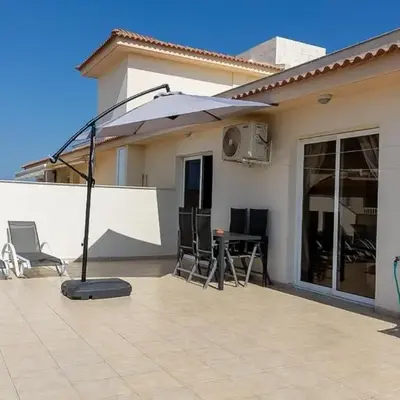 Penthouse Apartment - Sleeps 4 - Sea Views