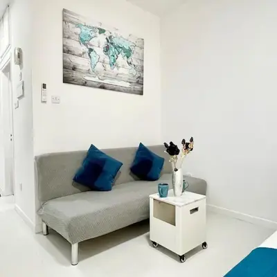 Silver Blu APT - Beachside - Location - Office
