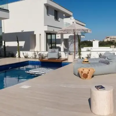 Nesea Seaside Luxury Escape