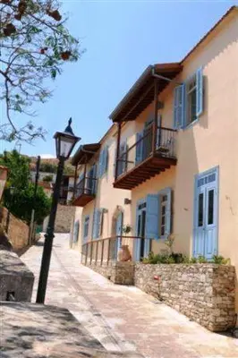 a street light in front of a building at The Library Hotel Wellness Retreat in Kalavasos