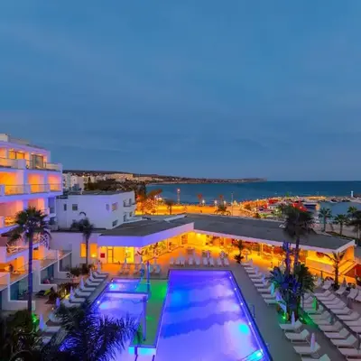 Limanaki Beach Hotel & Suites