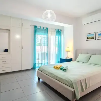 Mackenzie Blu Beach Studio