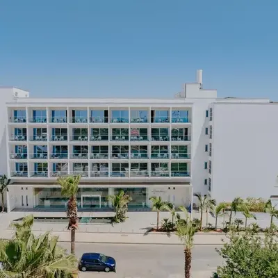 Seasons Hotel (Adults Only)