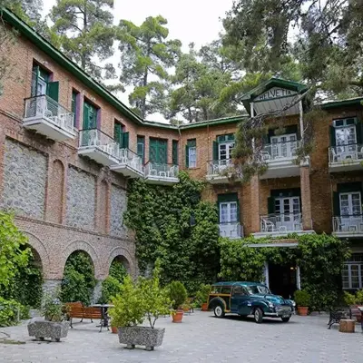 New Helvetia Historic Hotel