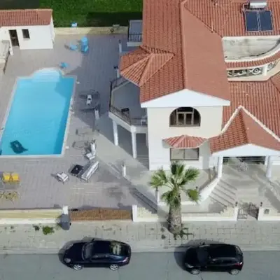 Larnaca Mansion Ideal for 3 Families or more