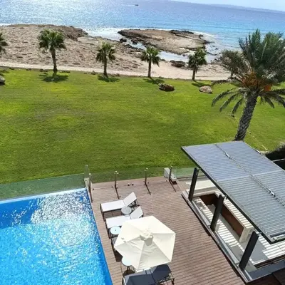 Beachfront Luxury Villa Glory