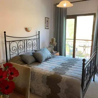 Two Flowers Hotel