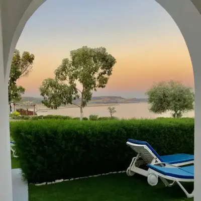 Governors Beach Costas Apts