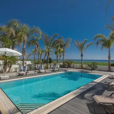 Villa Adaman - Stunning 3 Bedroom Seafront Villa With Pool - Close To The Beach